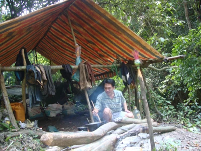 PV Tiền Phong phải làm việc, sinh hoạt như những lâm tặc thực thụ