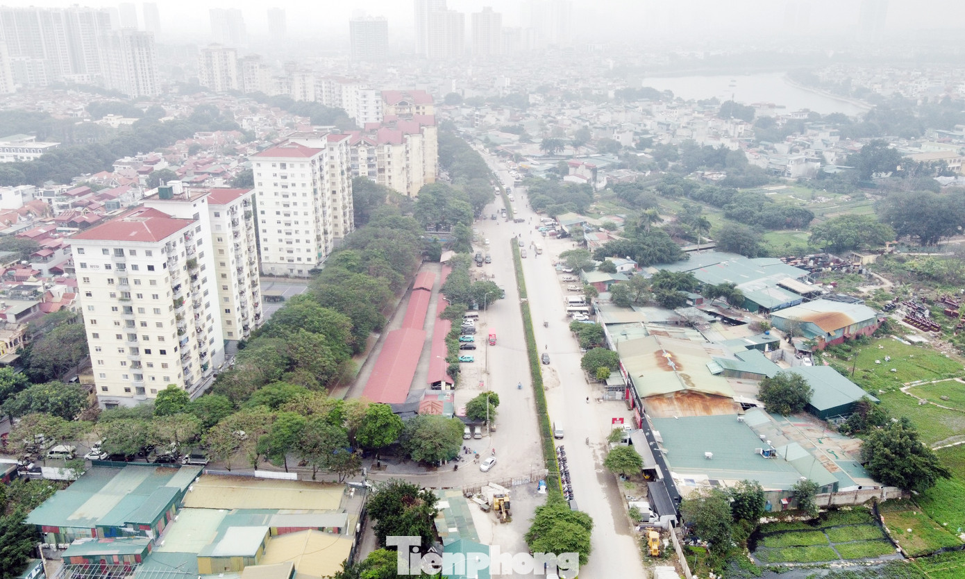 Văn phòng UBND TP Hà Nội vừa có văn bản gửi Thanh tra TP khẩn trương thực hiện chỉ đạo của lãnh đạo thành phố về việc xem xét thanh tra dự án đầu tư liên quan đối ứng cho Dự án đầu tư xây dựng đường Vành đai 2,5 (đoạn đường Đầm Hồng - quốc lộ 1A) thuộc quận Hoàng Mai theo hình thức hợp đồng BT (Dự án đầu tư xây dựng Khu đô thị mới Đại Kim - Định Công mở rộng).