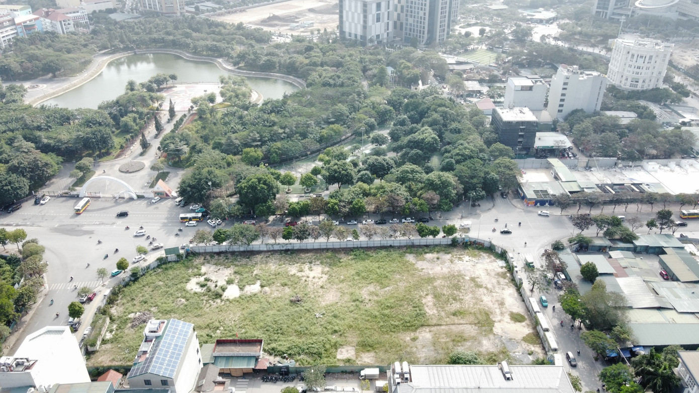 Lô đất C/D13 thuộc khu đô thị mới Cầu Giấy có vị trí đắc địa 4 mặt tiền.