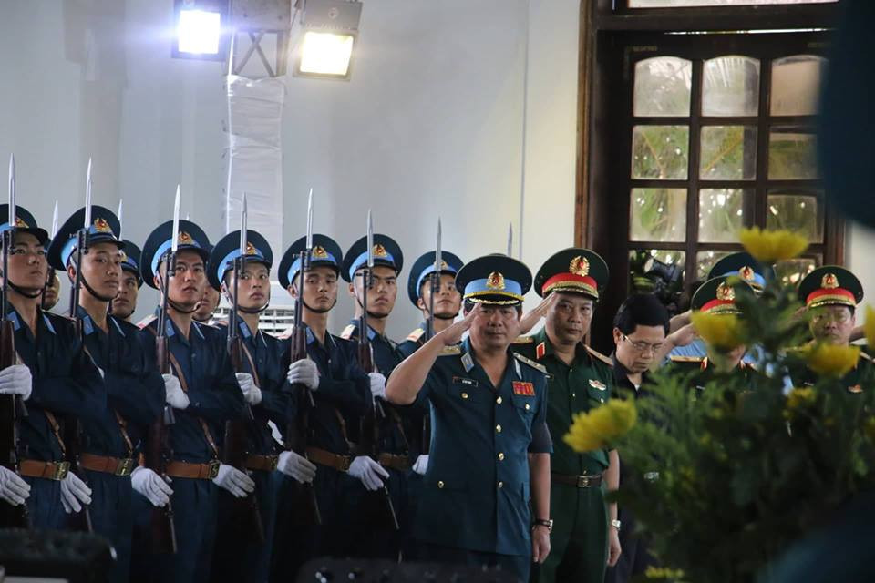 Tiễn đưa hai phi công Su-22 về đất mẹ ảnh 2