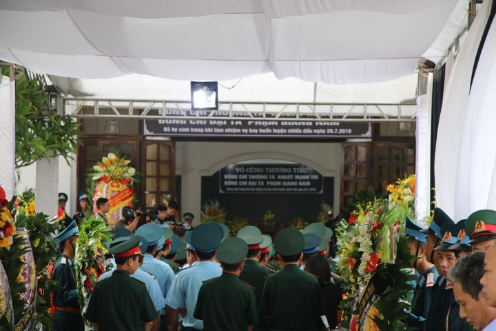 Tiễn đưa hai phi công Su-22 về đất mẹ ảnh 18