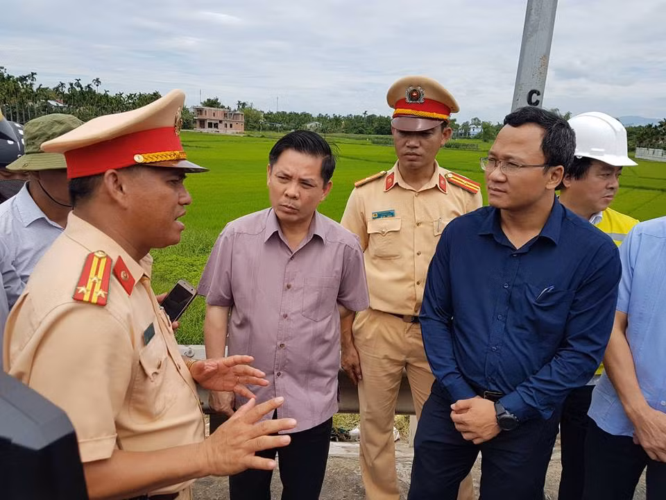 Kiểm tra hiện trường vụ tai nạn, Bộ trưởng Bộ GTVT nói gì? ảnh 2
