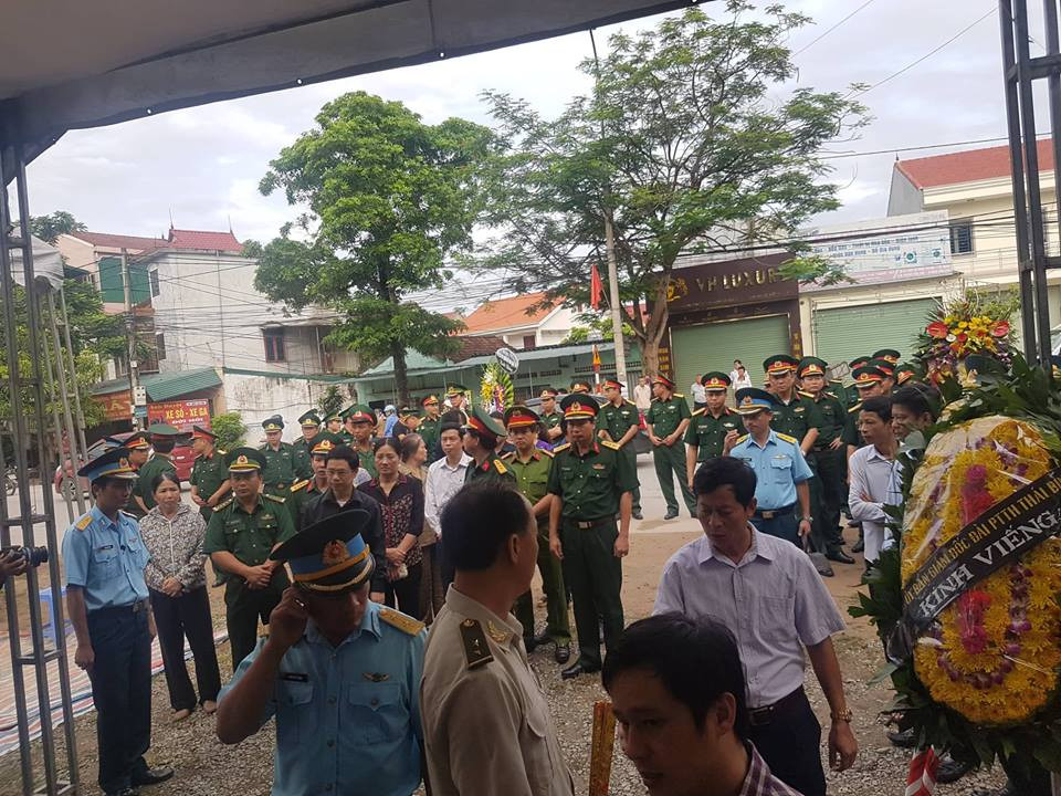 Tiễn đưa hai phi công Su-22 về đất mẹ ảnh 17