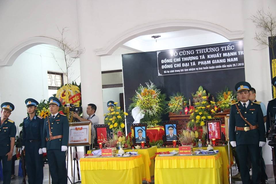 Tiễn đưa hai phi công Su-22 về đất mẹ ảnh 8