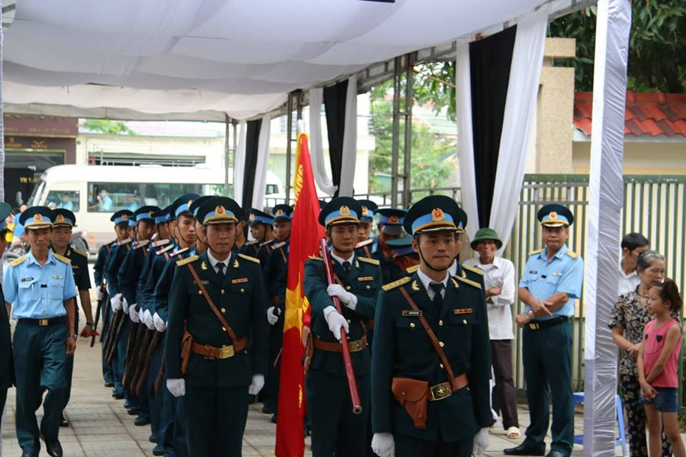 Tiễn đưa hai phi công Su-22 về đất mẹ ảnh 6