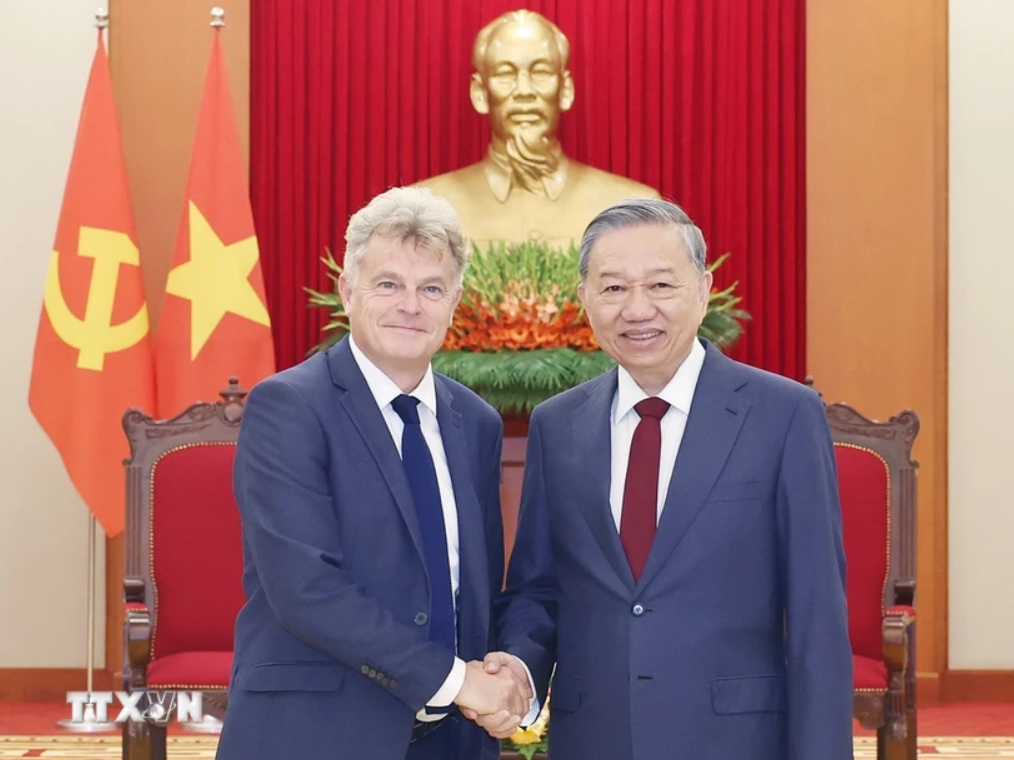 Tổng Bí thư Tô Lâm tiếp Bí thư toàn quốc Đảng Cộng sản Pháp Fabien Roussel. (Ảnh: Thống Nhất/TTXVN) Tổng Bí thư Tô Lâm tiếp Bí thư toàn quốc Đảng Cộng sản Pháp Fabien Roussel. (Ảnh: Thống Nhất/TTXVN)