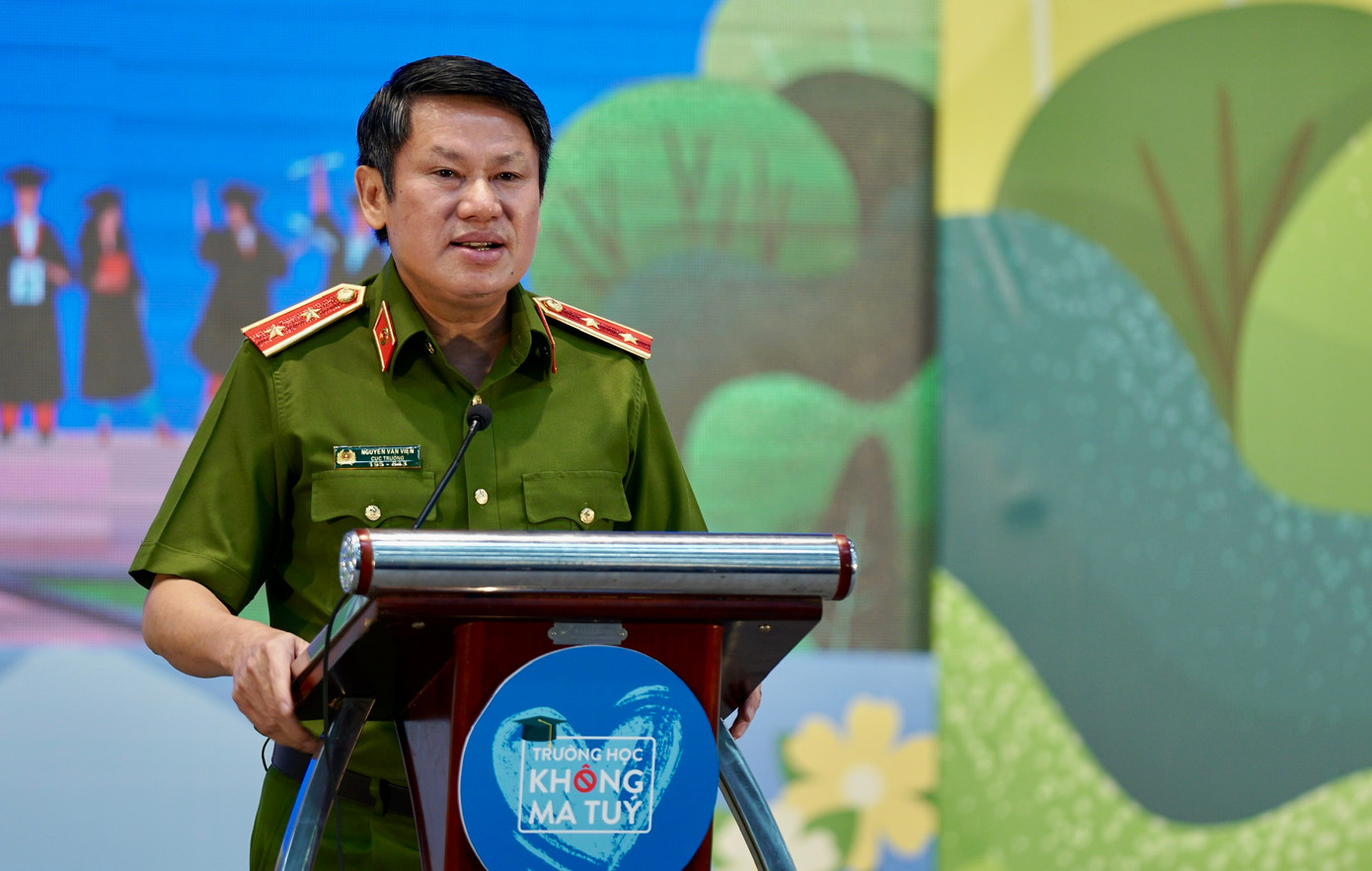 Trung tướng Nguyễn Văn Viện - Cục trưởng Cục Cảnh sát điều tra tội phạm về ma túy. Trung tướng Nguyễn Văn Viện - Cục trưởng Cục Cảnh sát điều tra tội phạm về ma túy.