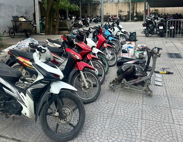 Tang vật cơ quan công an thu giữ. Tang vật cơ quan công an thu giữ.