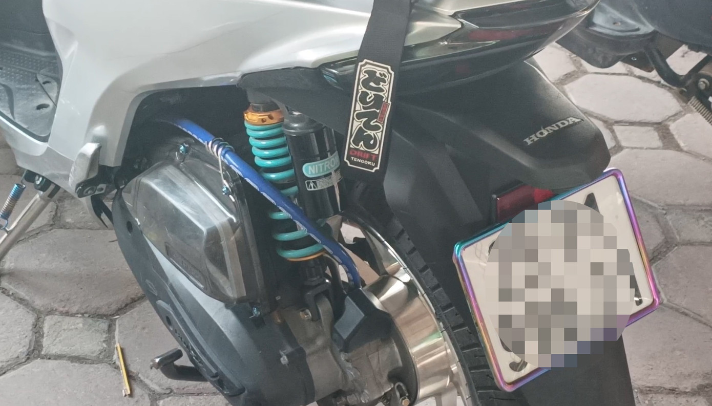 Một số xe của học sinh được "độ" chế.