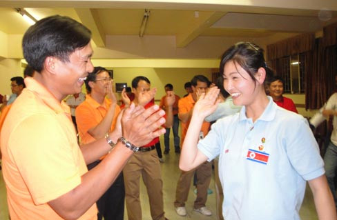 Niềm vui sau khi biểu diễn điệu nhảy khá thành công. Ảnh: T.Đ