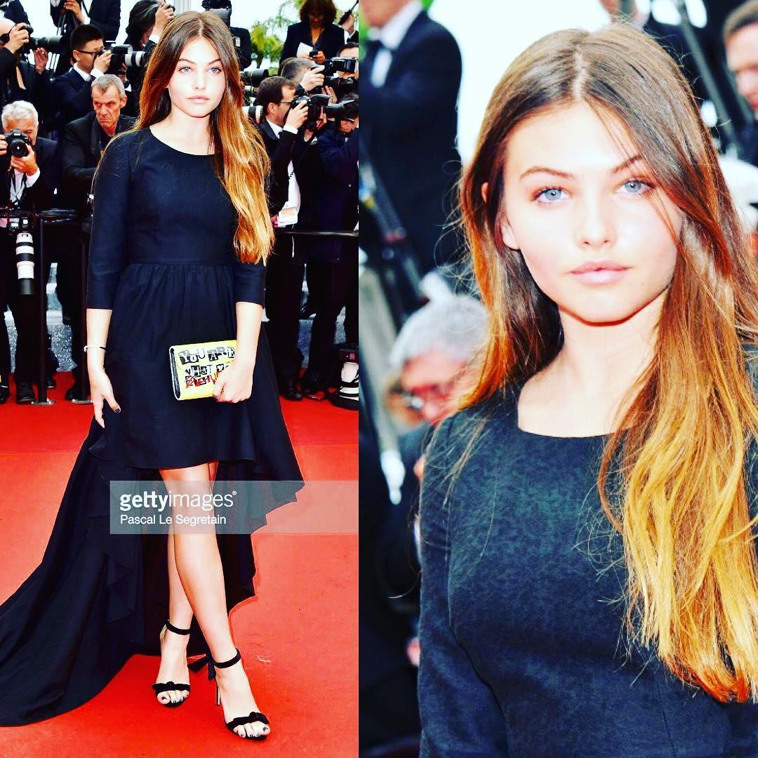 Năm 15 tuổi, mẫu nữ Gen Z lần đầu sải bước trên thảm đỏ. Đó là sự kiện Liên hoan phim quốc tế Cannes 2016. Một năm sau đó, cô ký hợp đồng với công ty quản lý người mẫu hàng đầu thế giới IMG Models.