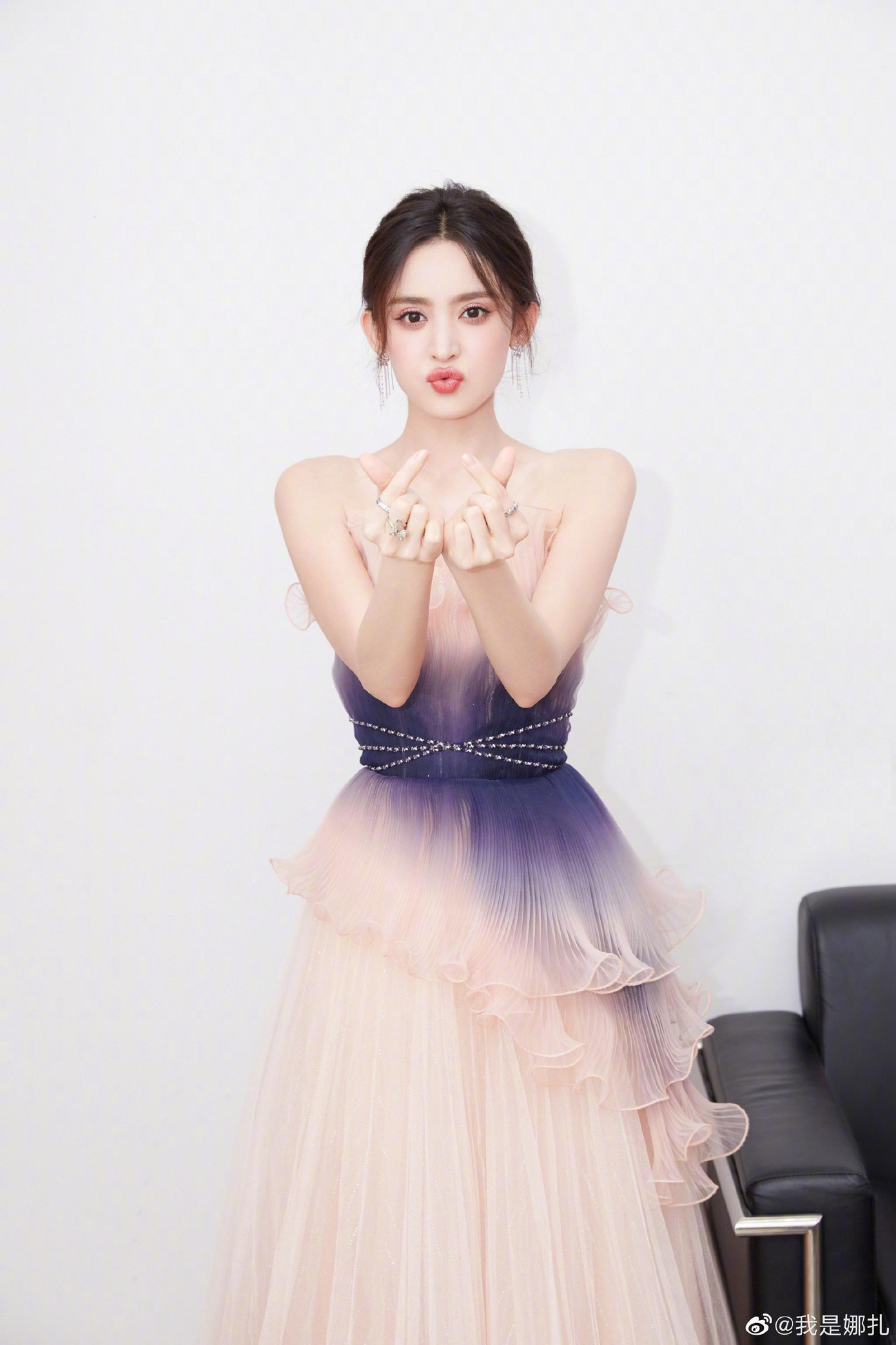 Cổ Lực Na Trát phủ nhận tin đồn là người thứ ba.