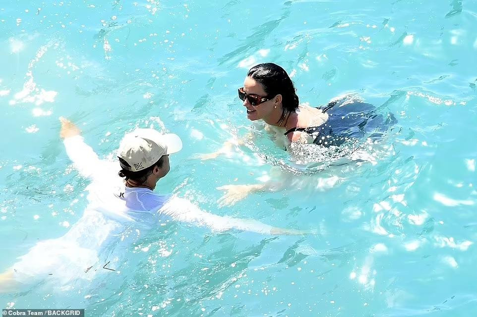 Cặp đôi đã có một con gái chung. Bé Daisy Dove sẽ tròn 2 tuổi vào ngày 26/8 tới.