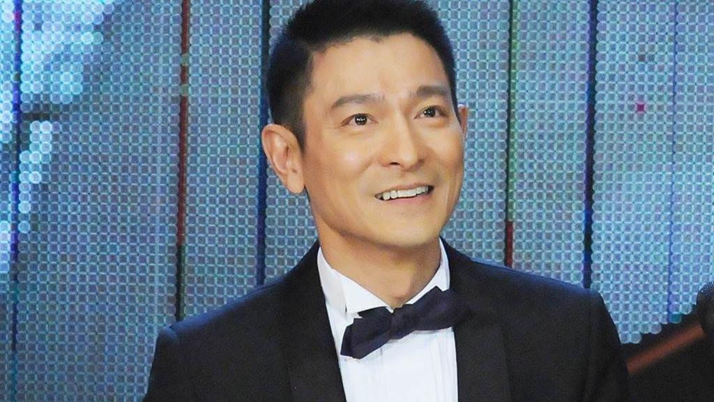 Lưu Đức Hoa là một truyền kỳ của showbiz xứ Cảng Thơm.