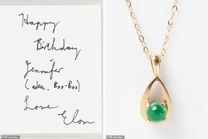 Hai món quà Elon Musk tặng cho tình đầu.