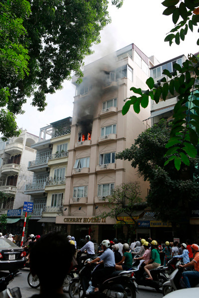 Toàn cảnh vụ cháy khách sạn