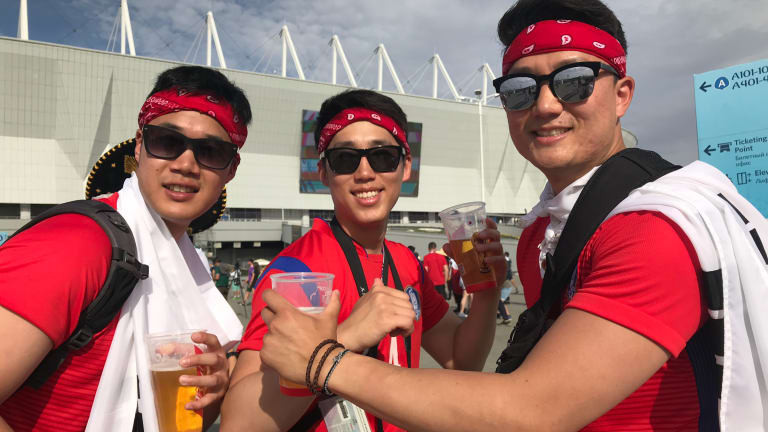 Hàn Quốc 1-2 Mexico: Lẳng lặng cúi đầu ảnh 6