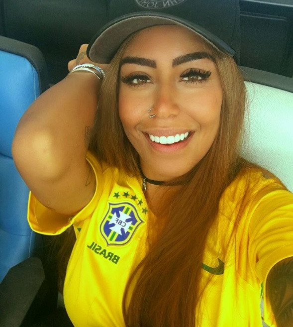 Em gái Neymar ngất lịm khi anh trai ghi bàn ở World Cup ảnh 8