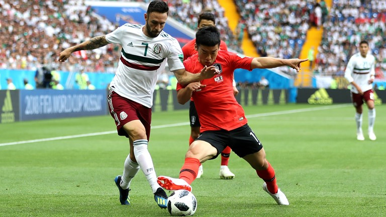 Hàn Quốc 1-2 Mexico: Lẳng lặng cúi đầu ảnh 9
