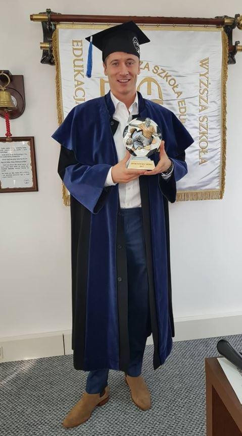 8 bí mật của 'siêu tiền đạo' Robert Lewandowski ảnh 5