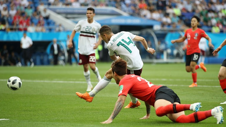 Hàn Quốc 1-2 Mexico: Lẳng lặng cúi đầu ảnh 16