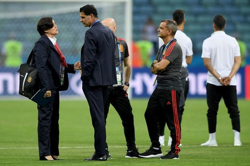 Tây Ban Nha 3-3 Bồ Đào Nha: Cú hat-trick ấn tượng của C.Ronaldo ảnh 9