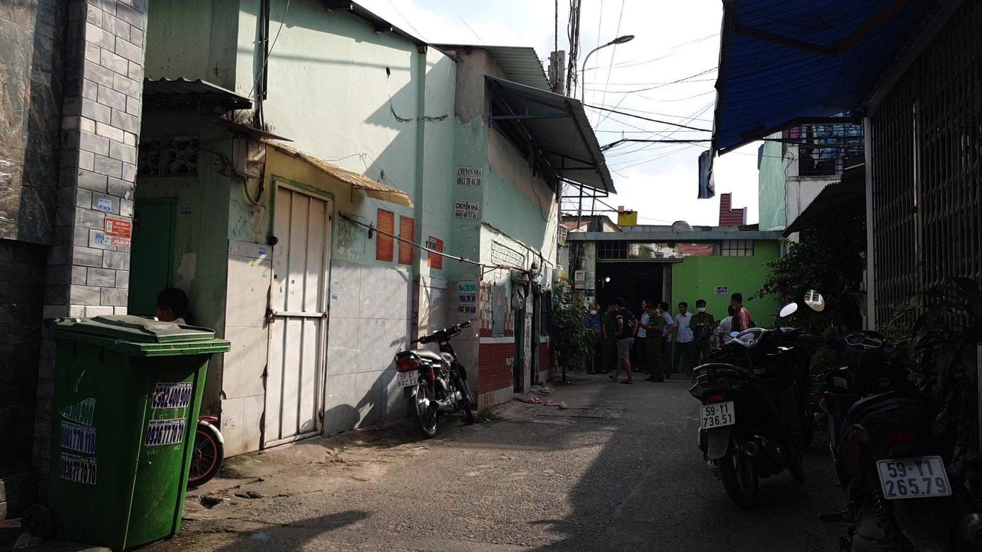 Cơ quan chức năng có mặt khám nghiệm hiện trường, điều tra vụ việc. Ảnh: Trần Kha