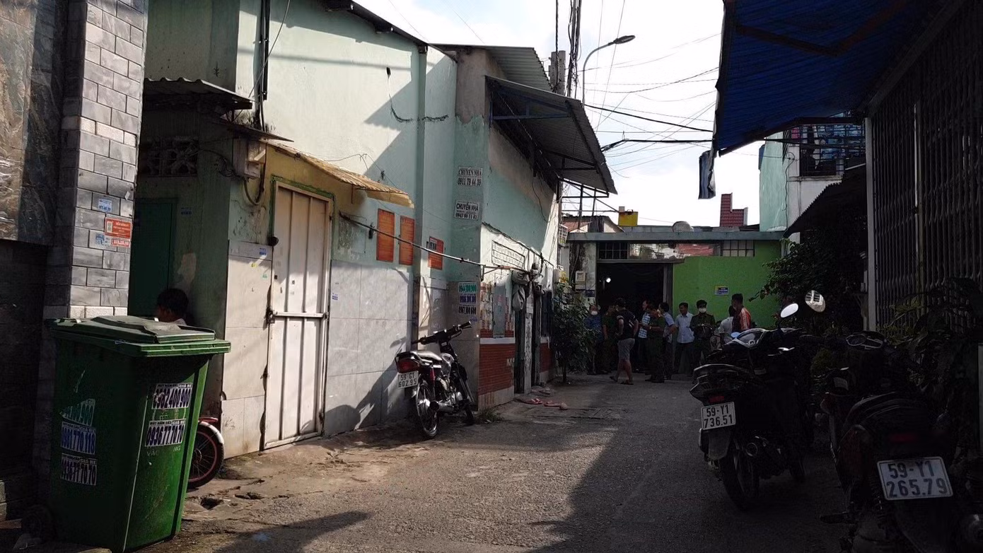 Cơ quan chức năng có mặt khám nghiệm hiện trường, điều tra vụ việc. Ảnh: Trần Kha Cơ quan chức năng có mặt khám nghiệm hiện trường, điều tra vụ việc. Ảnh: Trần Kha
