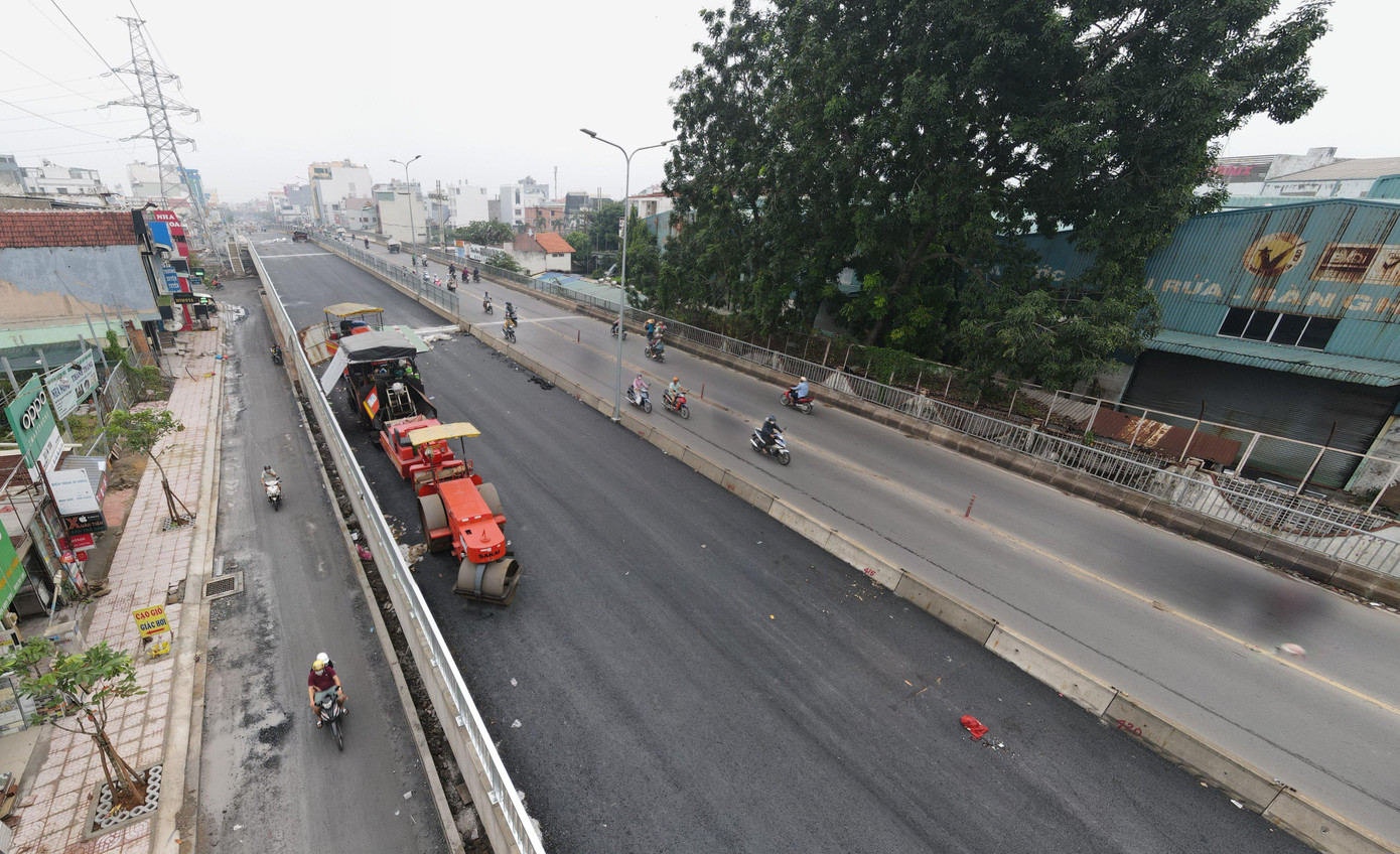 Sau gần một năm thi công, đến nay nhánh còn lại của cầu Bưng đang dần về đích.