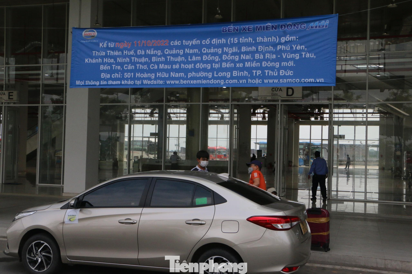 Theo ghi nhận của PV, trong buổi sáng và trưa 11/10, khu vực bến xe Miền Đông mới nhộn nhịp hơn so với trước đây. Theo ghi nhận của PV, trong buổi sáng và trưa 11/10, khu vực bến xe Miền Đông mới nhộn nhịp hơn so với trước đây.