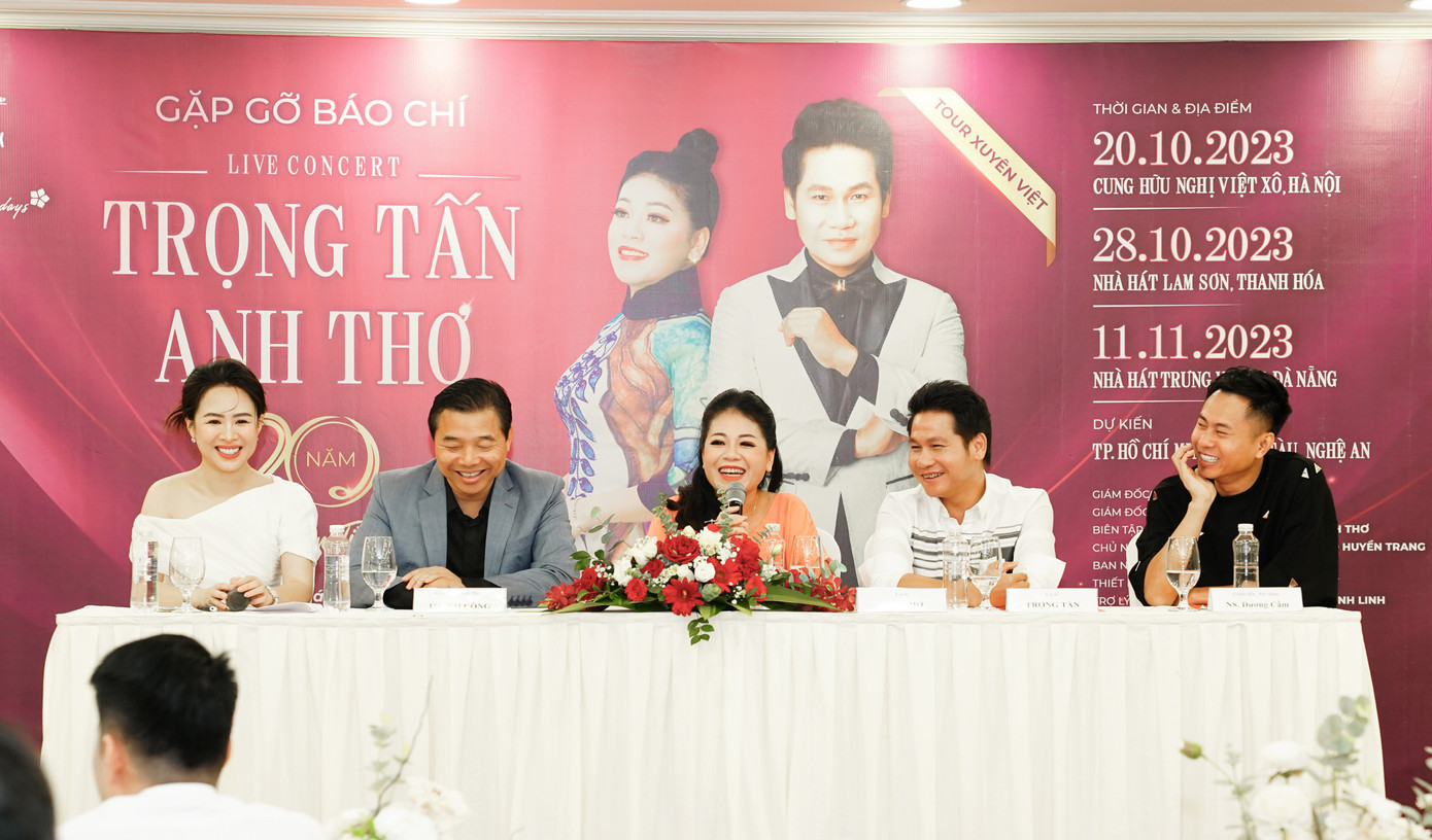 Anh Thơ, Trọng Tấn vui vẻ ôn lại kỷ niệm xưa. Ảnh: BTC Anh Thơ, Trọng Tấn vui vẻ ôn lại kỷ niệm xưa. Ảnh: BTC