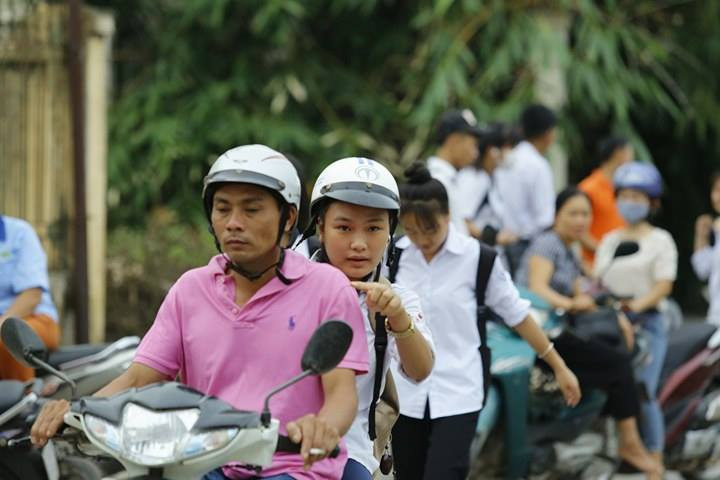 Thi THPT: Đề văn dễ thở, phát hiện thí sinh mang tài liệu vào phòng thi ảnh 38