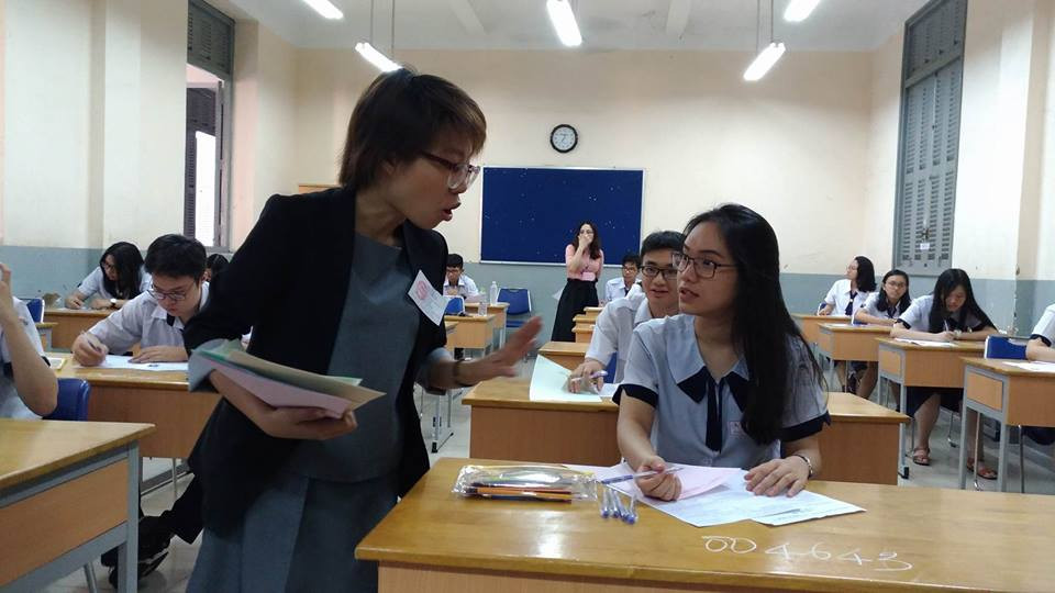 Thi THPT: Đề văn dễ thở, phát hiện thí sinh mang tài liệu vào phòng thi ảnh 29