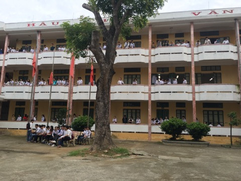 Thi THPT: Đề văn dễ thở, phát hiện thí sinh mang tài liệu vào phòng thi ảnh 46