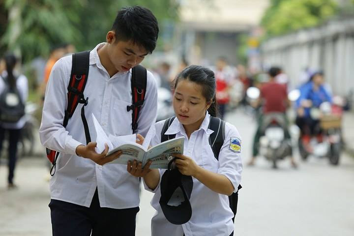 Thi THPT: Đề văn dễ thở, phát hiện thí sinh mang tài liệu vào phòng thi ảnh 41