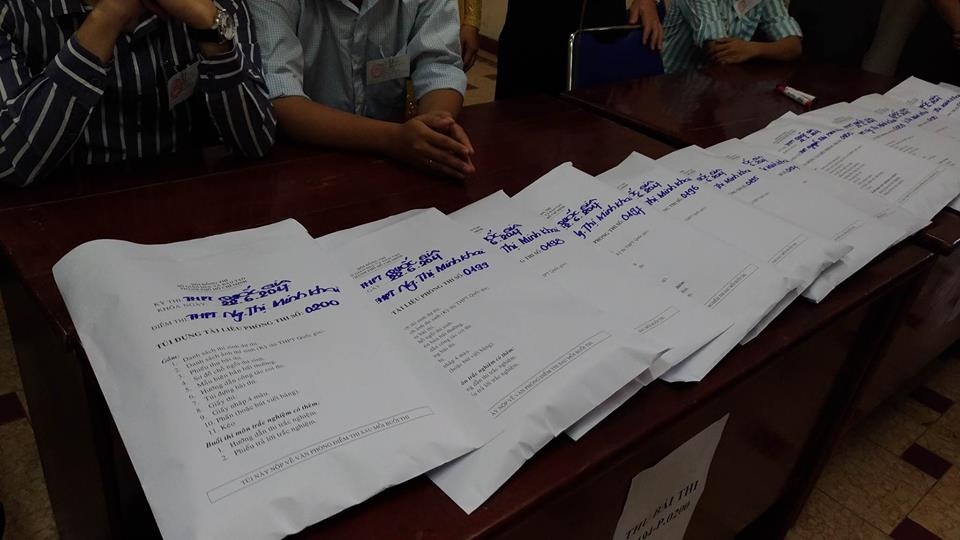 Thi THPT: Đề văn dễ thở, phát hiện thí sinh mang tài liệu vào phòng thi ảnh 32