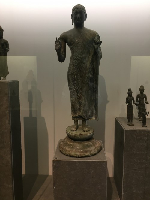 Hai pho tượng độc nhất vô nhị được bảo hiểm tới… 7 triệu USD ảnh 2