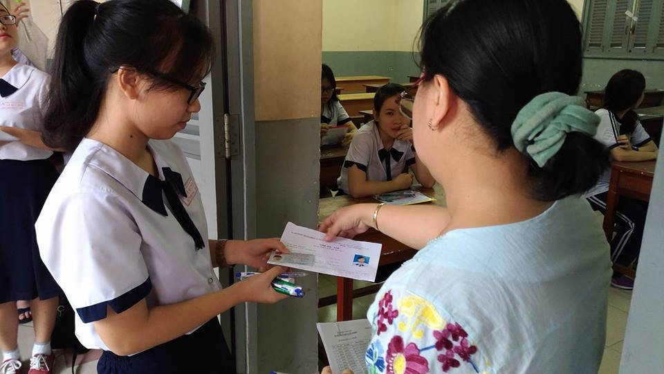 Thi THPT: Đề văn dễ thở, phát hiện thí sinh mang tài liệu vào phòng thi ảnh 33