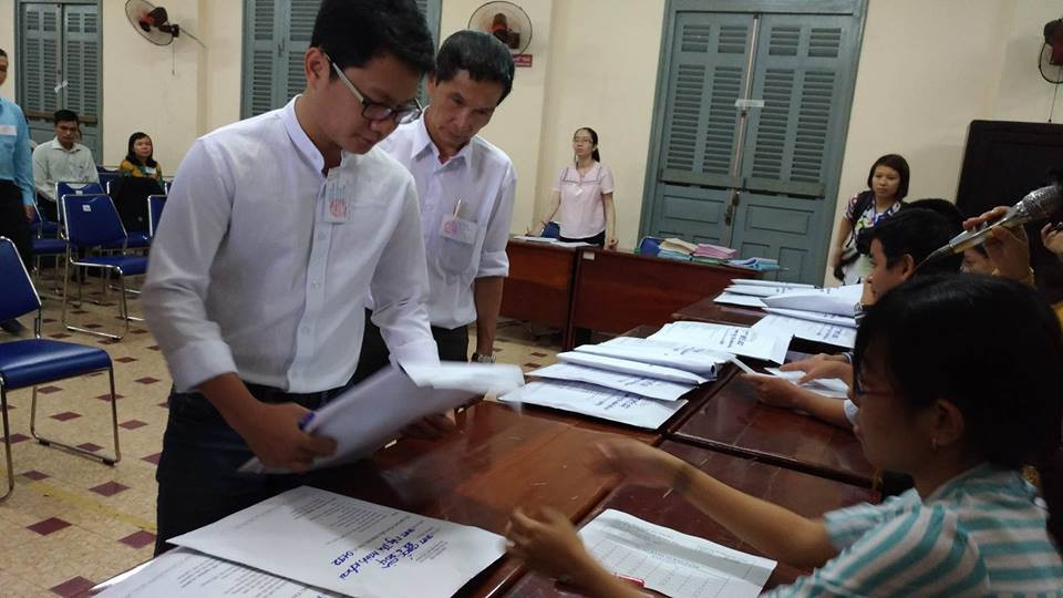 Thi THPT: Đề văn dễ thở, phát hiện thí sinh mang tài liệu vào phòng thi ảnh 31