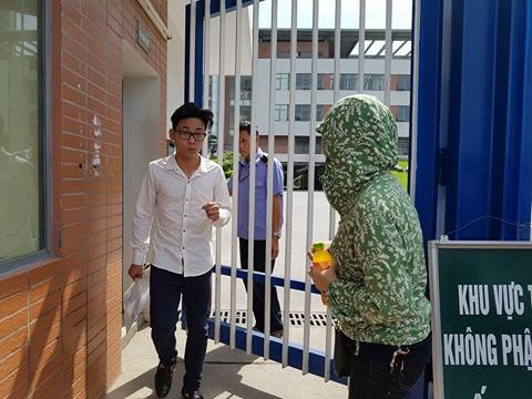 Thi THPT: Đề văn dễ thở, phát hiện thí sinh mang tài liệu vào phòng thi ảnh 6