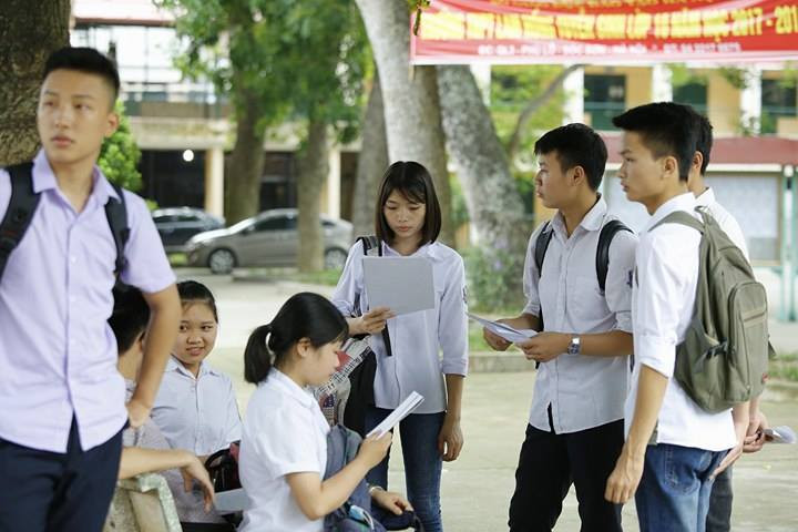 Thi THPT: Đề văn dễ thở, phát hiện thí sinh mang tài liệu vào phòng thi ảnh 40