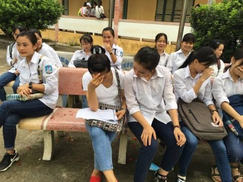 Thi THPT: Đề văn dễ thở, phát hiện thí sinh mang tài liệu vào phòng thi ảnh 45