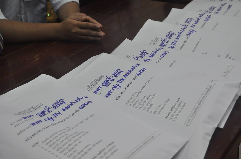 Thi THPT: Đề văn dễ thở, phát hiện thí sinh mang tài liệu vào phòng thi ảnh 17