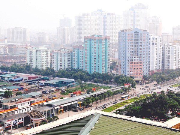 Nhiều chuyên gia nhận định bất động sản vẫn đang trên đà giảm giá. Ảnh: Hồng Vĩnh