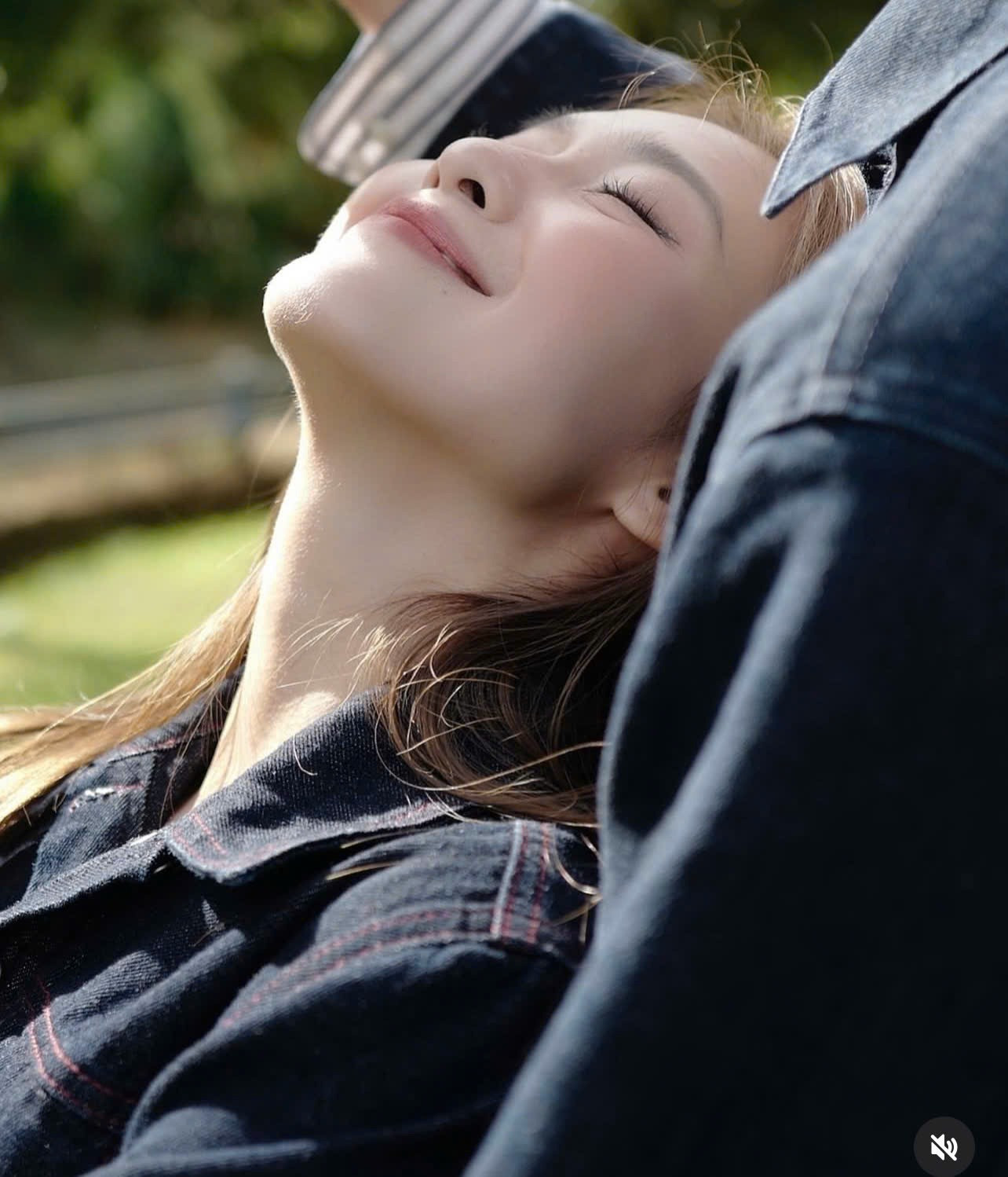 Loạt ảnh khiến Khả Ngân bị nghi ngờ có tình yêu mới.