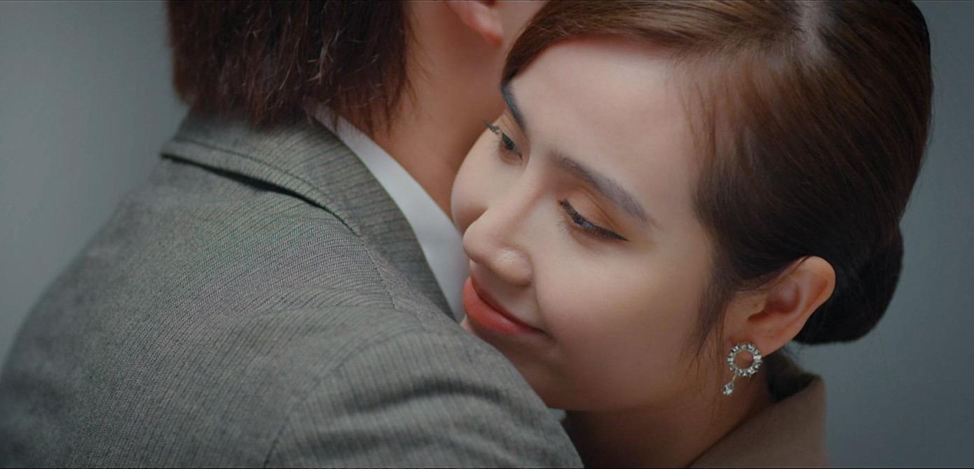 Trang sẽ phải ký hợp đồng hôn nhân nếu muốn làm dâu nhà hào môn Trang sẽ phải ký hợp đồng hôn nhân nếu muốn làm dâu nhà hào môn