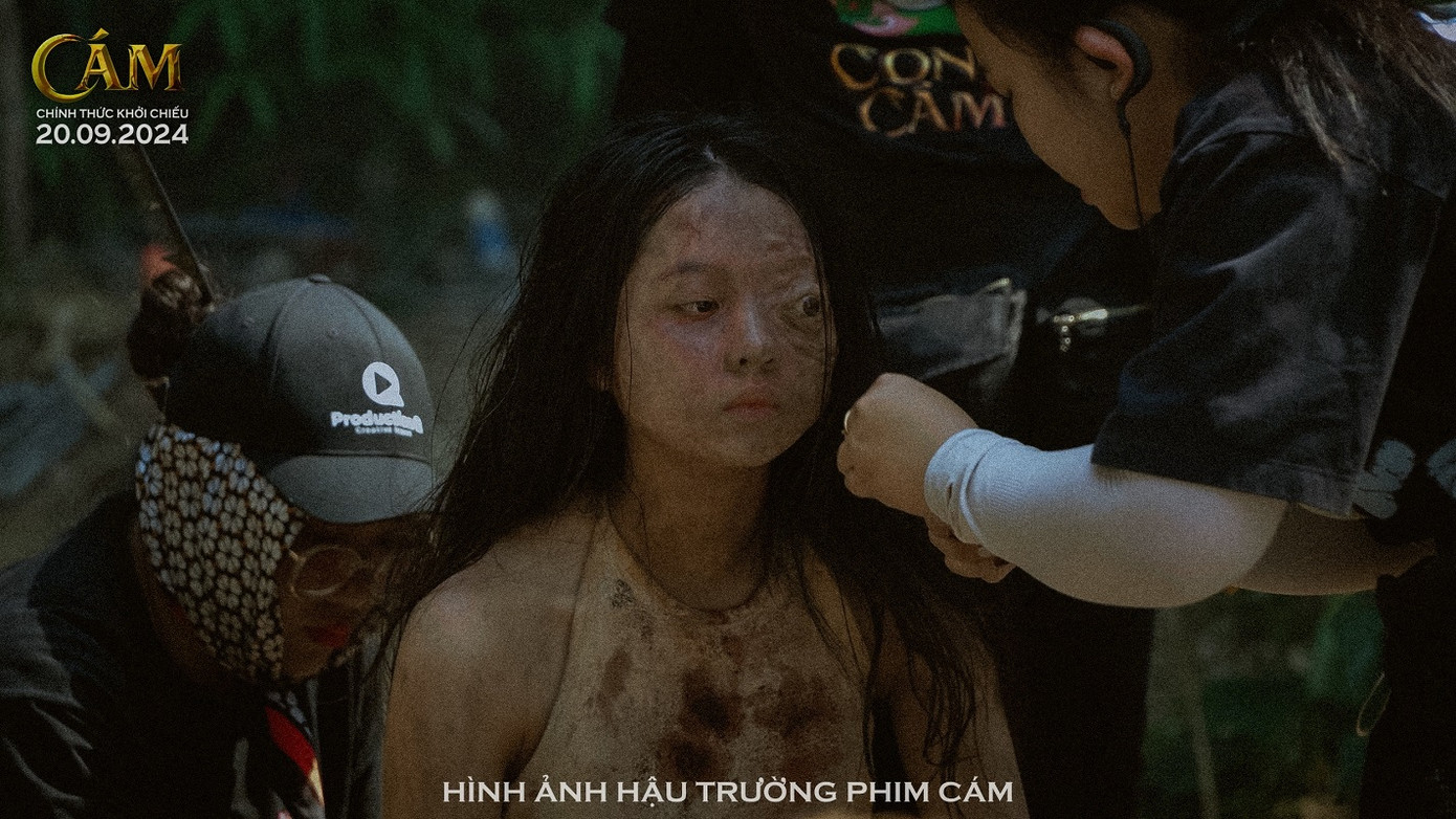 Lâm Thanh Mỹ rất vất vả với khâu hóa trang.