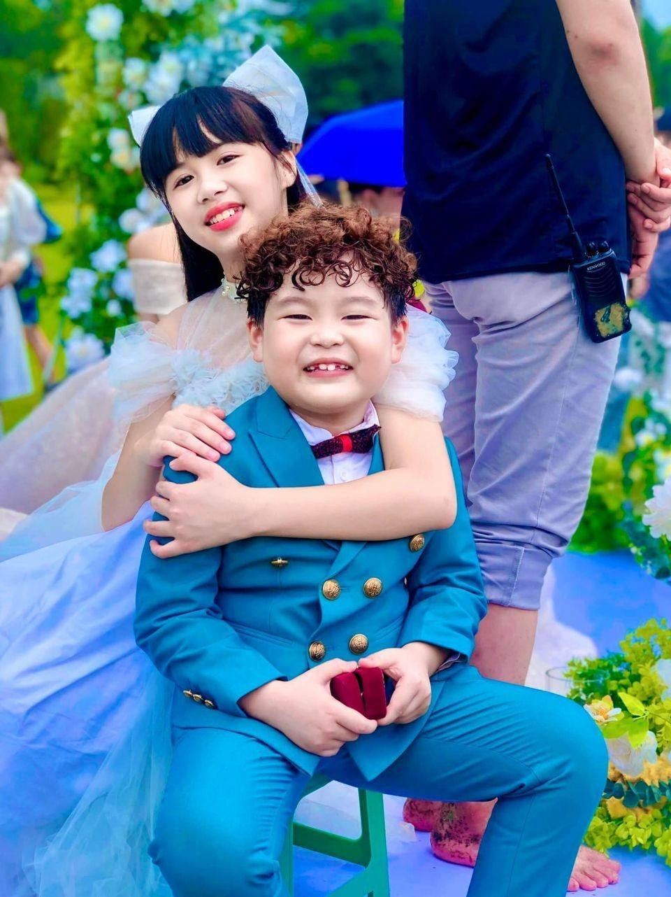 Hai chị em có nhiều phân cảnh cảm động trên phim Hai chị em có nhiều phân cảnh cảm động trên phim