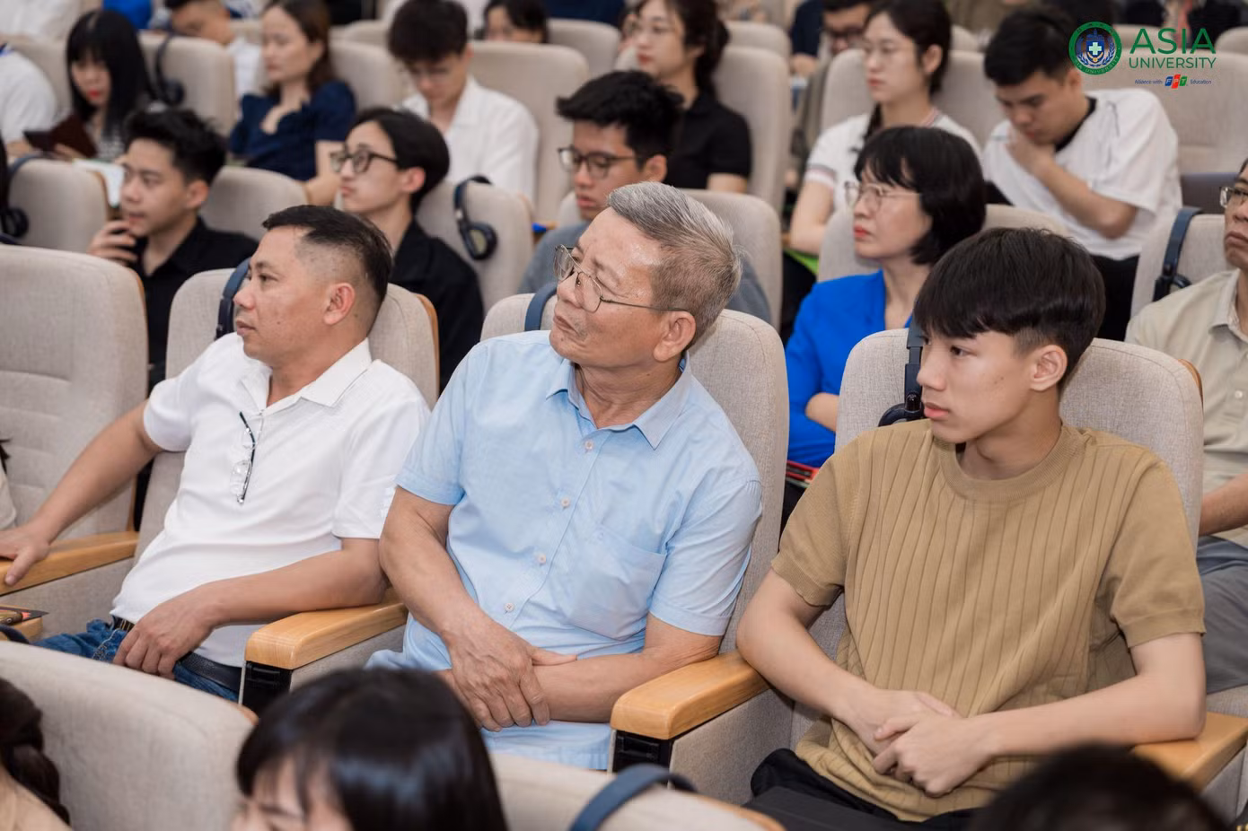 Phụ huynh và học sinh chủ động nhập cuộc, định hình tương lai bằng những lựa chọn sớm.