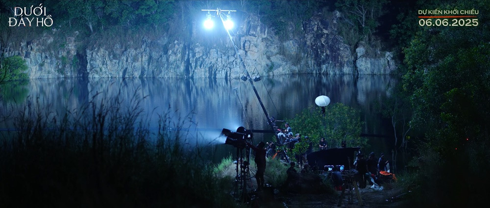 Nhưng đêm xuống lại đầy bí ẩn, đáng sợ.